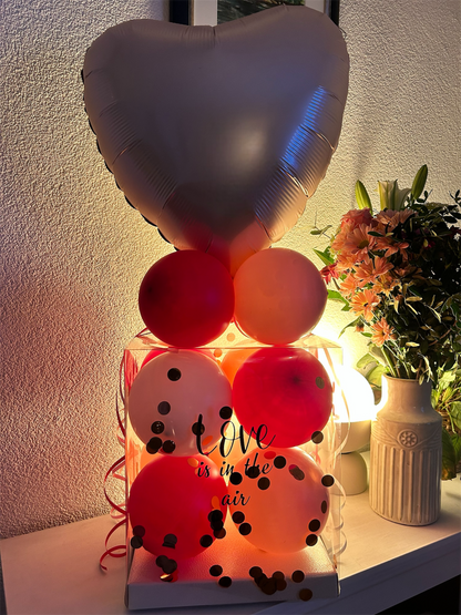 Geschenkbox love mit Folienballon