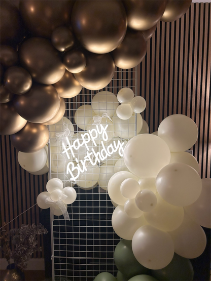 Ballondeko am Metallgitter